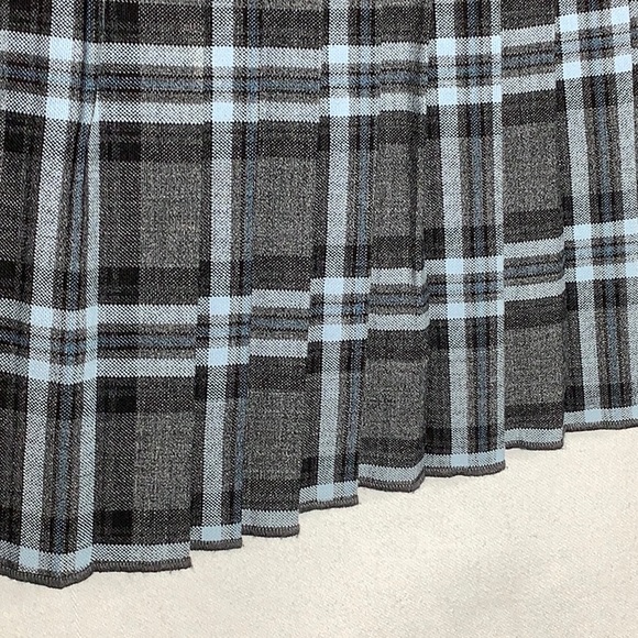A Pea In The Pod Schoolgirl Plaid Pleated Maternity Skirt Size Small - Picture 4 of 10